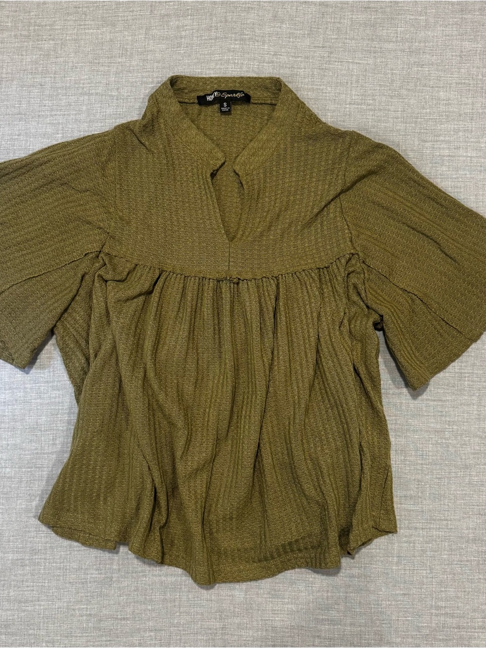 Honey & Sparkle Women’s Small Olive Textured Split Neck Peasant Blouse Top